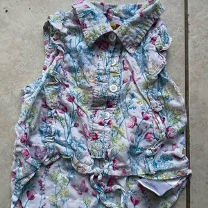 An adorable high rise top, size 3T